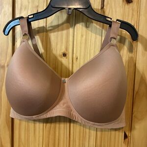 Breezies Women's size 40DD light brown/bronze Bra in like-new condition